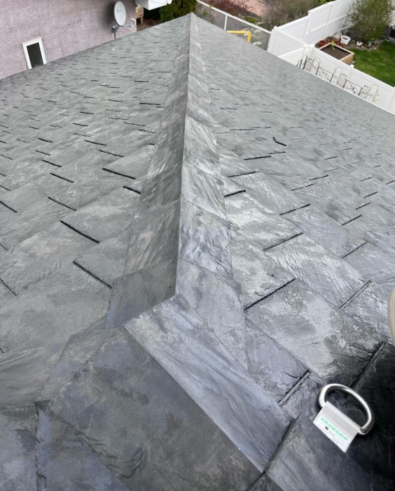 regina roofing company that does rubber roofing